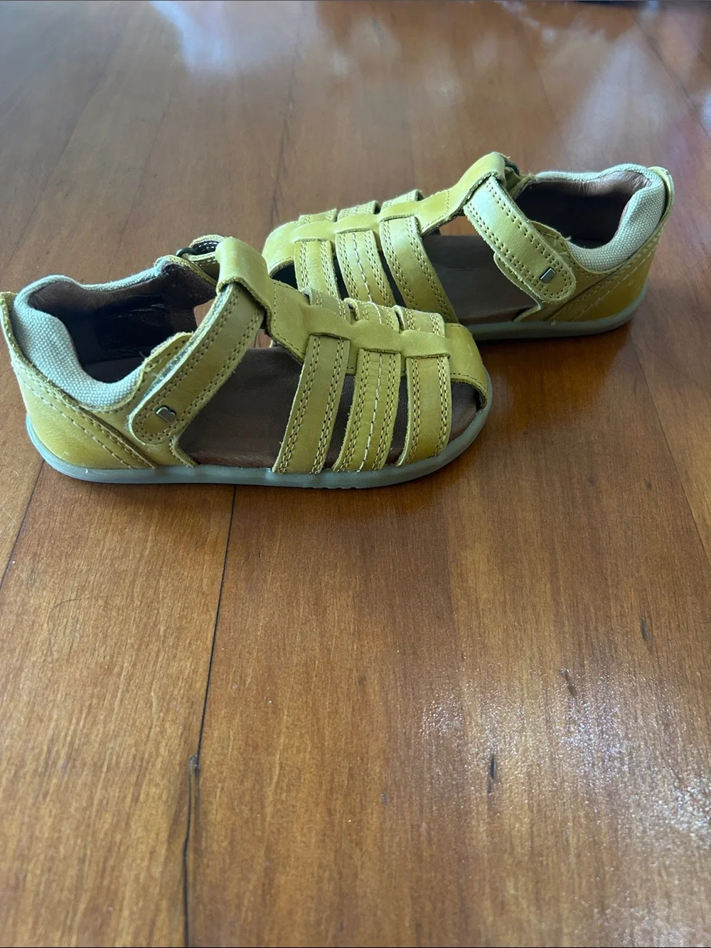 NWOB Bobux I-Walk Roam Leather Sandals Yellow Unisex Kids Shoe size EU 24 US 8